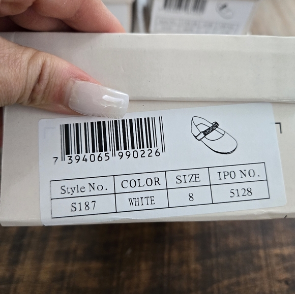 Tip Top Kids Girls MaryJane White Shoe with Rhinestone Strap. Style S187. Size 8 - Picture 6 of 6